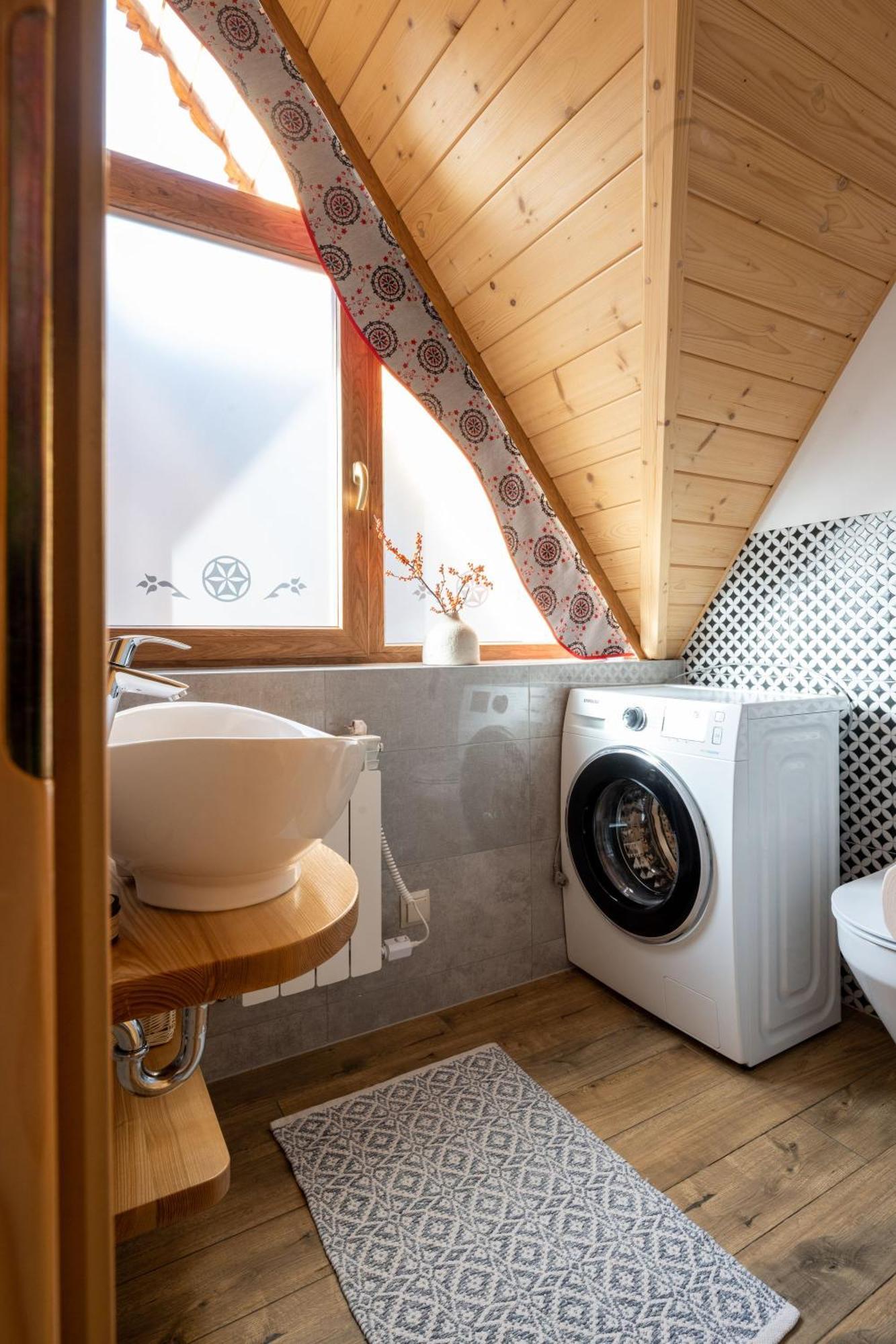 Lux-House & Jacuzzi Sauna ザコパネ エクステリア 写真