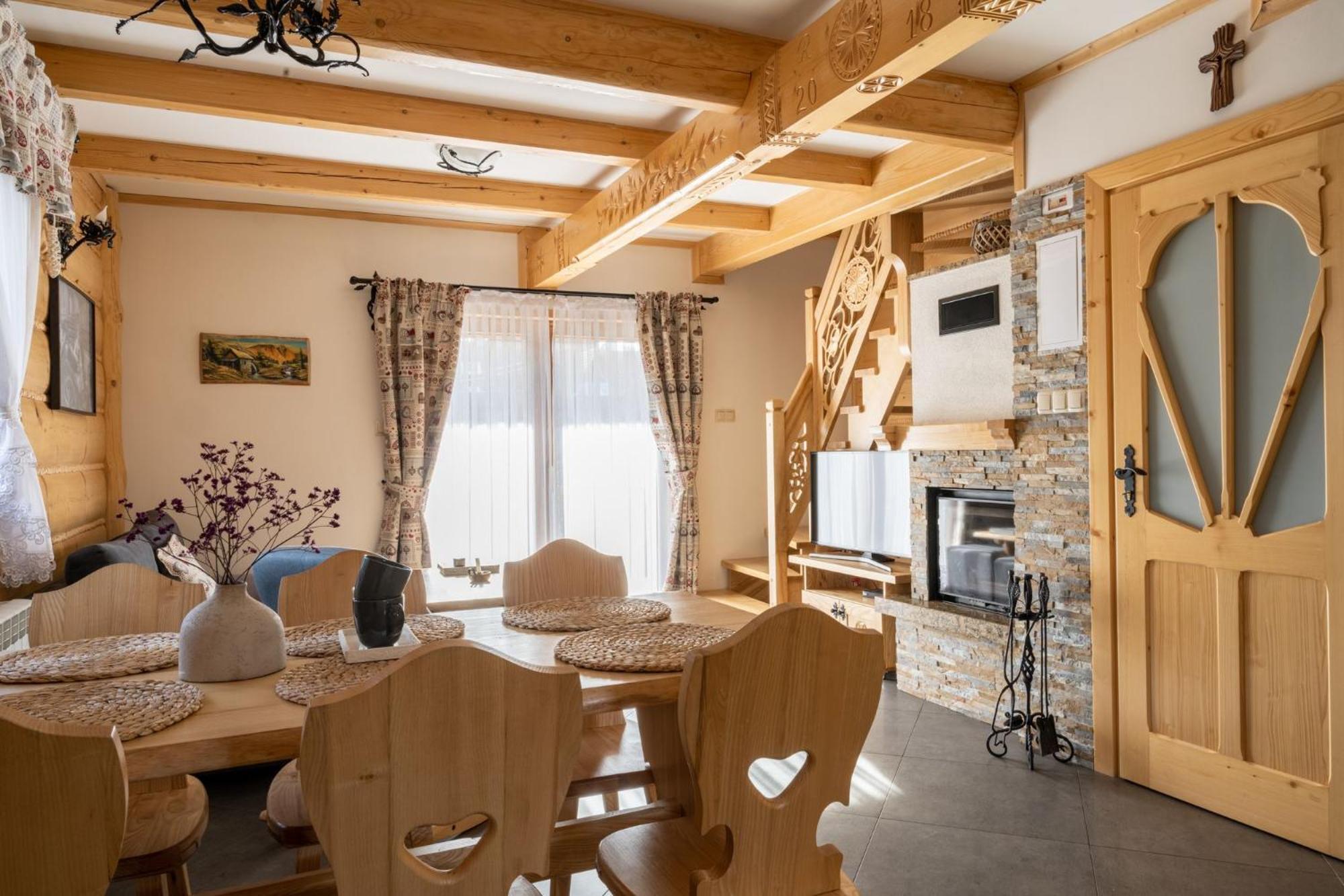 Lux-House & Jacuzzi Sauna ザコパネ エクステリア 写真