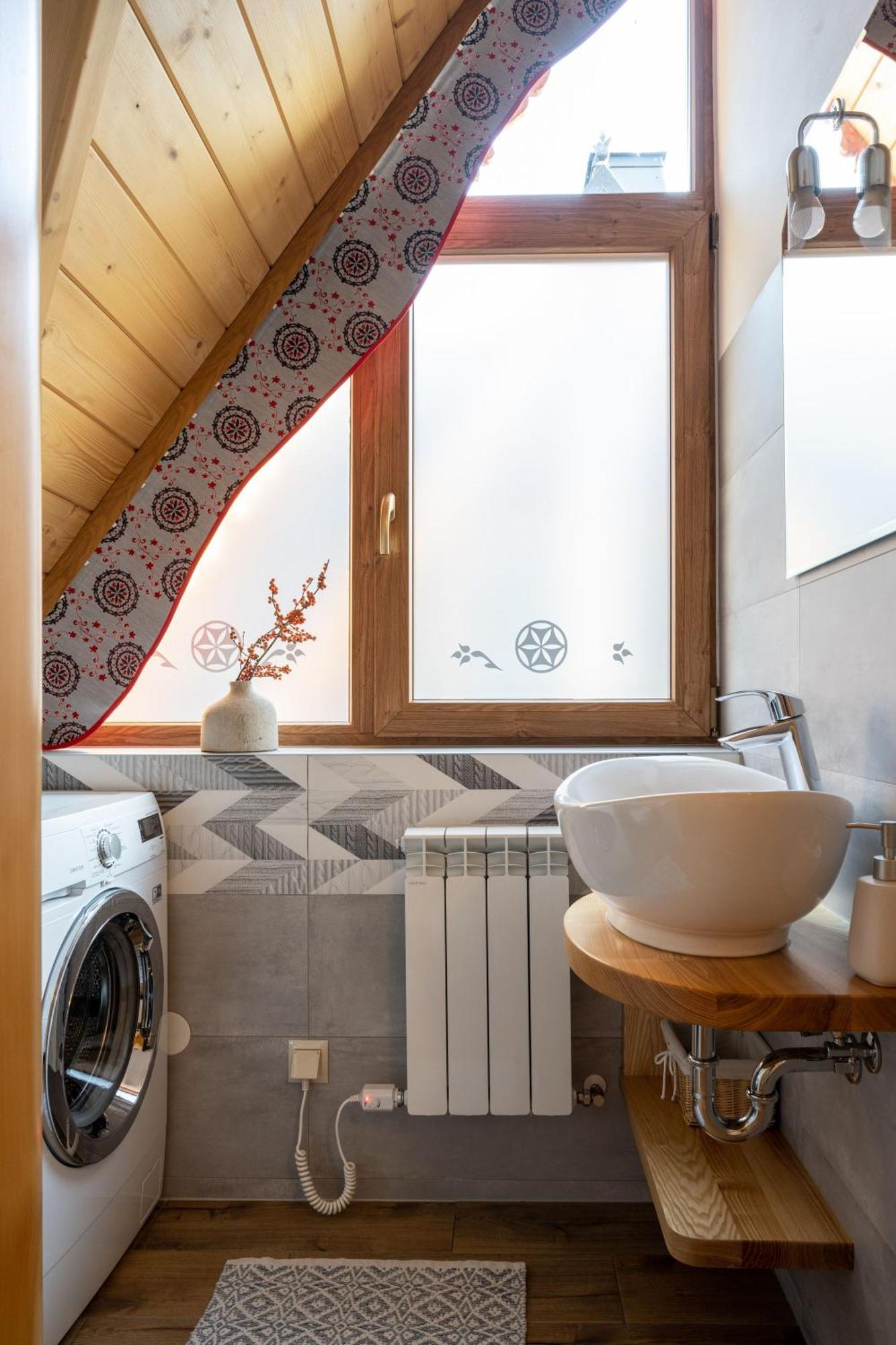 Lux-House & Jacuzzi Sauna ザコパネ エクステリア 写真