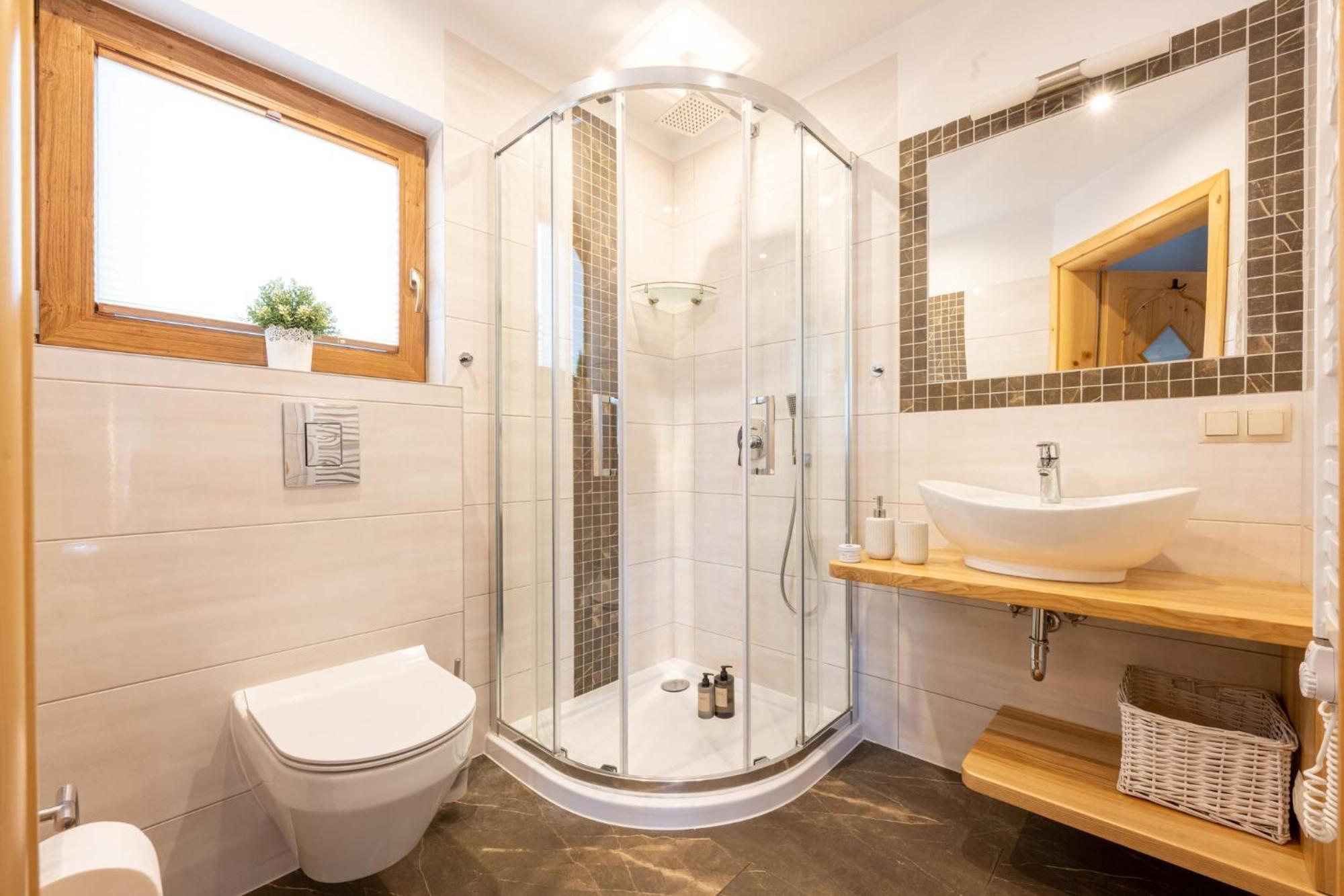 Lux-House & Jacuzzi Sauna ザコパネ エクステリア 写真