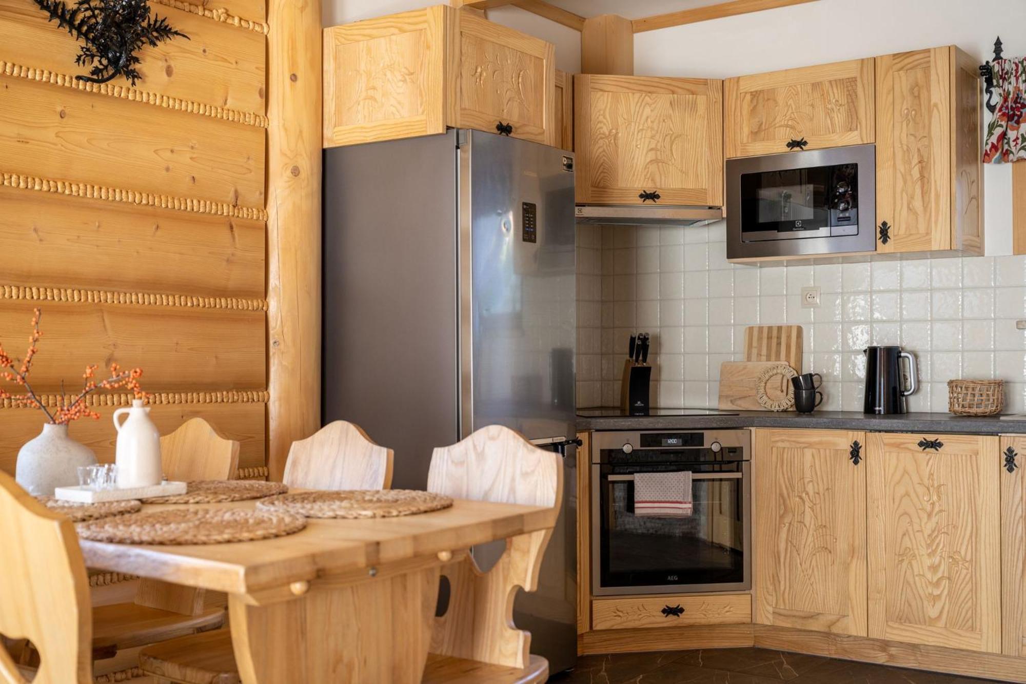 Lux-House & Jacuzzi Sauna ザコパネ エクステリア 写真
